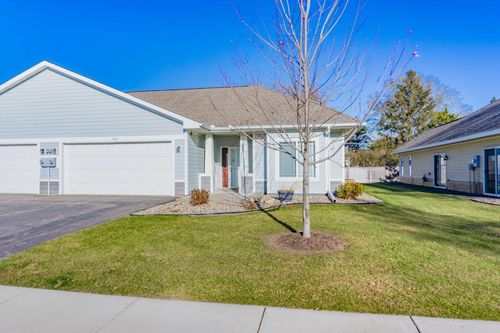 1427 Ravoux Ln, Chaska, MN, 55318-2526 | Card Image