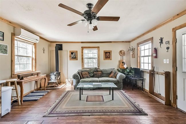 35 Old Sign Rd, Home with 1 bedrooms, 1 bathrooms and null parking in Midway TX | Image 9