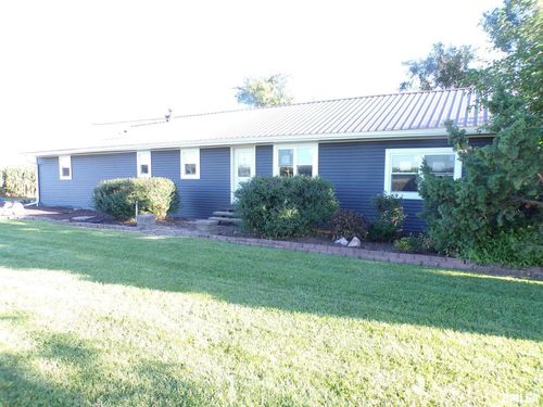 1975 190th St, Grand Mound, IA, 52751-9633 | Card Image