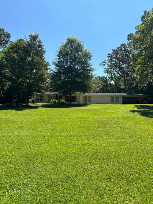 127 Shady Lake Dr, Tupelo, MS, 38804-2947 | Card Image