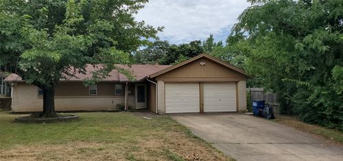 1801 Sagebrush Trl, Euless, TX, 76040-4821 | Card Image