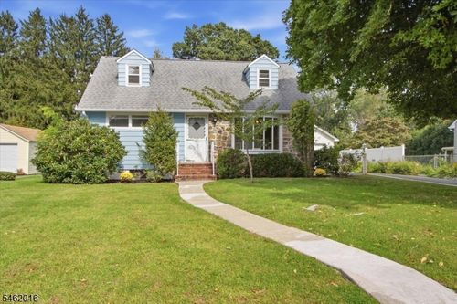 16 Sandra Ln, Randolph, NJ, 07869-1543 | Card Image