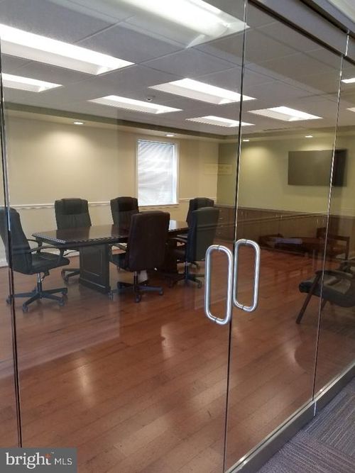 small-suites-4101 Chain Bridge Road, FAIRFAX, VA, 22030 | Card Image