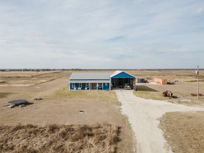 161 Hcr 1150, House other with 3 bedrooms, 3 bathrooms and null parking in Blum TX | Image 5