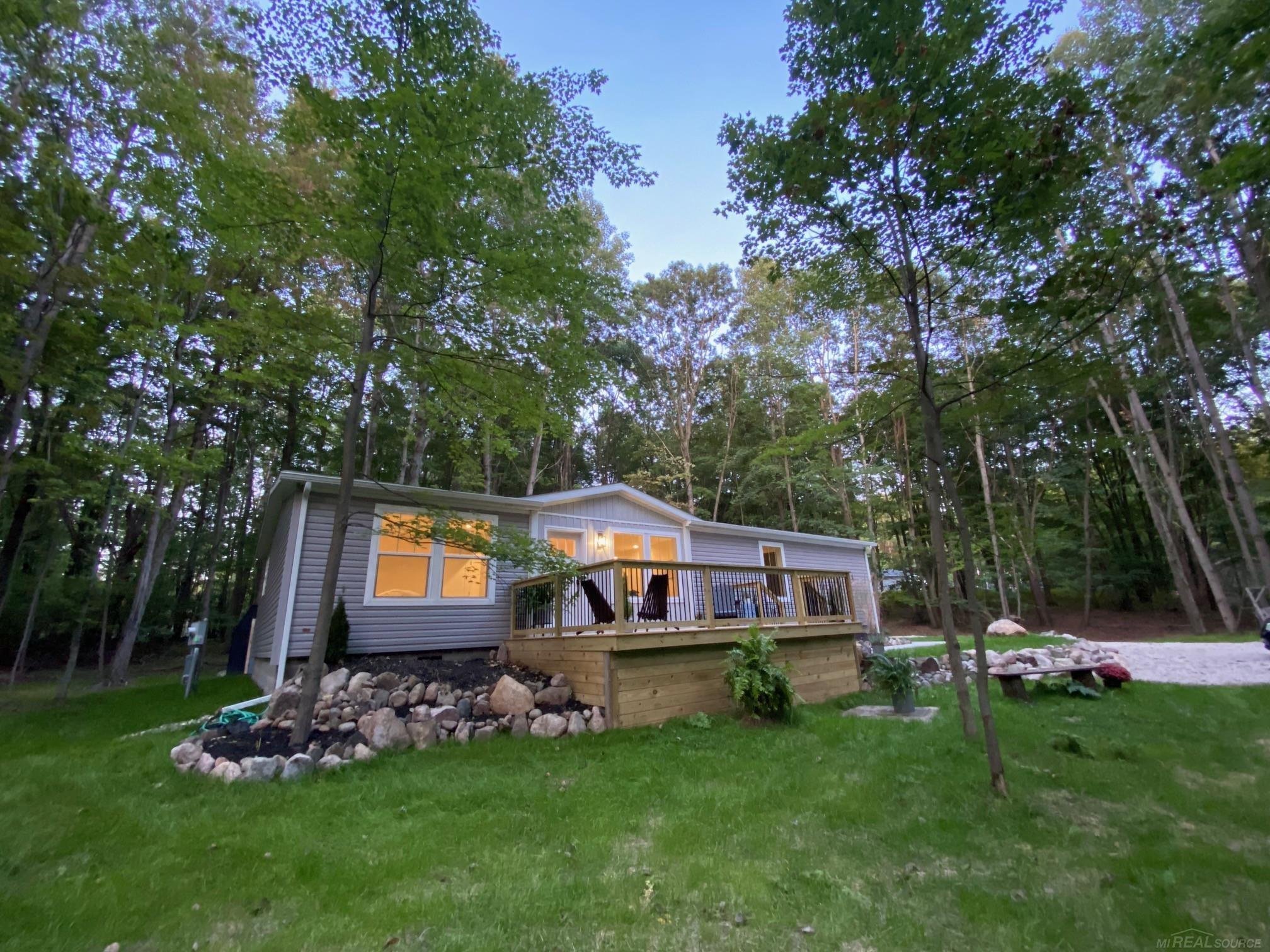 Hills Cir, Leroy, MI 49655