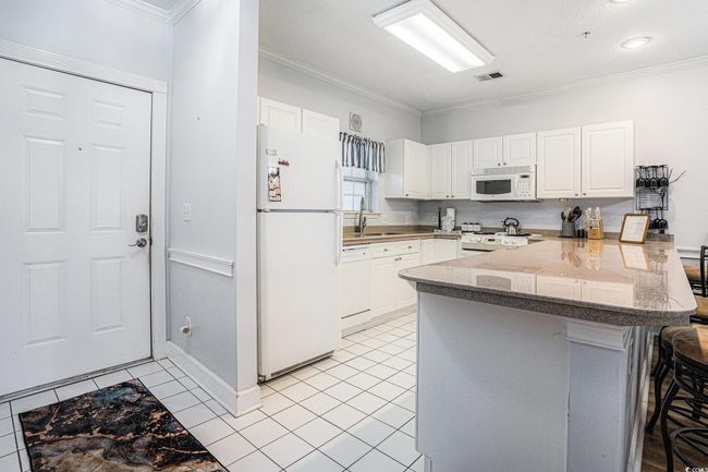 APT-202 - 4868 Dahlia Ct, Condo with 2 bedrooms, 2 bathrooms and null parking in Myrtle Beach SC | Image 4
