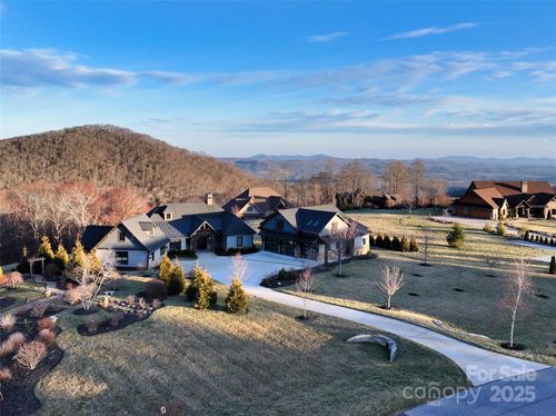 23 Thunder Mountain Rd, Hendersonville, NC, 28792-0123 | Card Image