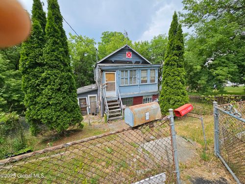 169 10th St, Troy, NY, 12180-2911 | Card Image
