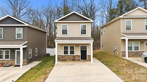 2650 14th St Ne, Hickory, NC, 28601-9647 | Card Image