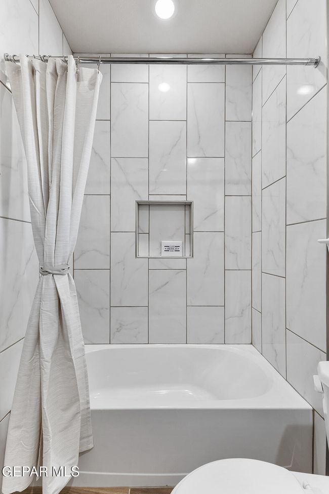 Hall Bath | Image 36