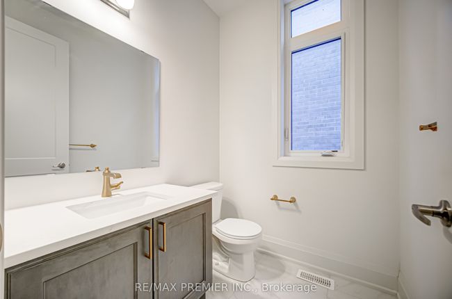 31 Bayberry Dr, House other with 4 bedrooms, 4 bathrooms and 4 parking in Tottenham ON | Image 7