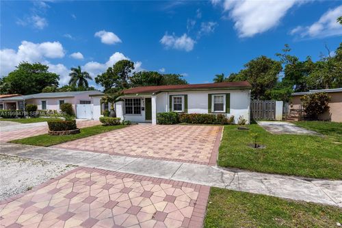 807 Sw 26th Ct, Fort Lauderdale, FL, 33315-2631 | Card Image