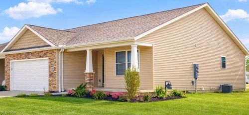 9389 Towpath Trl, Seville, OH, 44273-8950 | Card Image