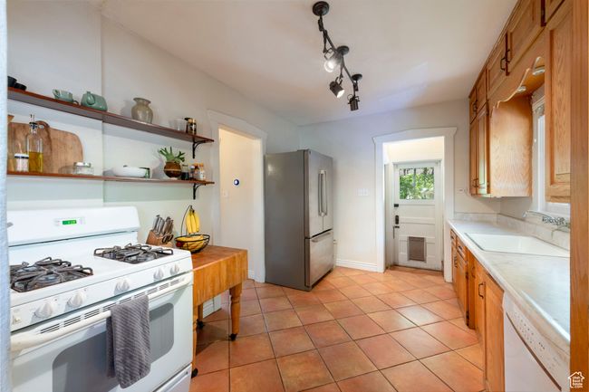 1021 800, House other with 5 bedrooms, 2 bathrooms and 1 parking in Salt Lake City UT | Image 10