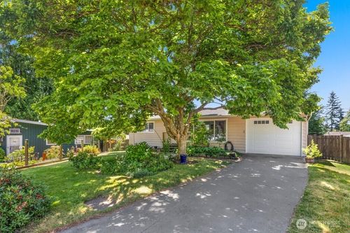16204 Corliss Pl N, Shoreline, WA, 98133-5823 | Card Image