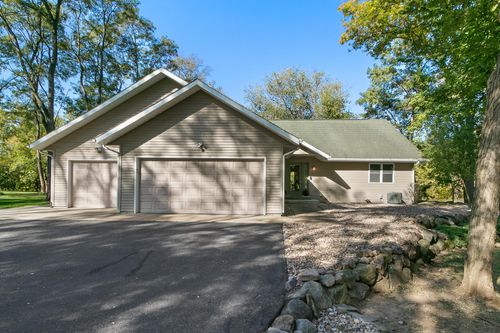 831 Island Court, BARABOO, WI, 53913 | Card Image