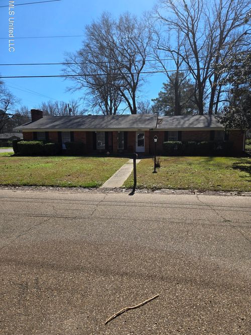 1901 Longwood Drive, Jackson, MS, 39212 | Card Image