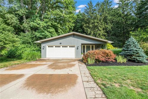 10 Thornwood Dr, Rochester, NY, 14625-2108 | Card Image