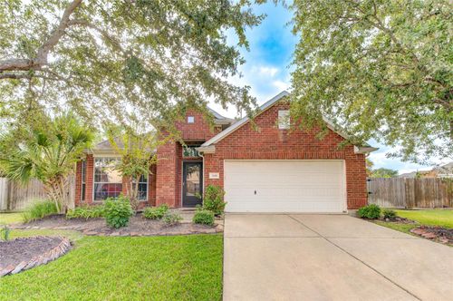 2608 Shady Springs Ct, Pearland, TX, 77584-3385 | Card Image