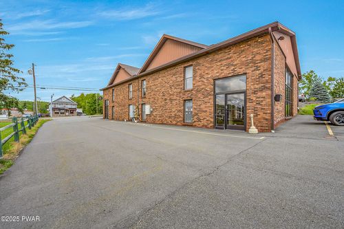 606 Hamlin Hwy, Lake Ariel, PA, 18436-9320 | Card Image
