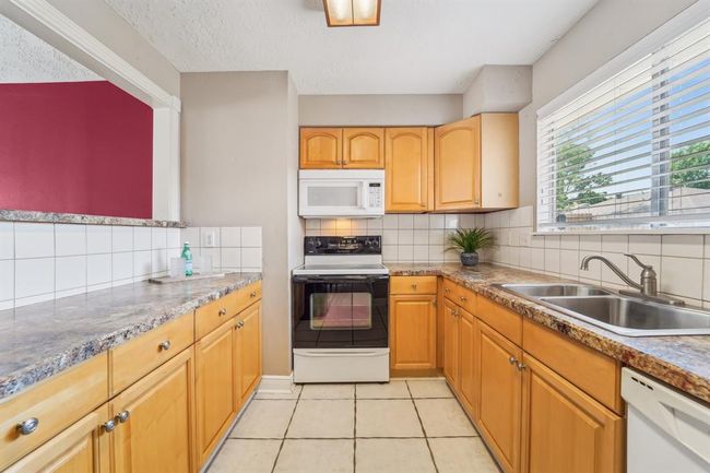 4814 Rivertree Ln, House other with 3 bedrooms, 2 bathrooms and 2 parking in Spring TX | Image 6
