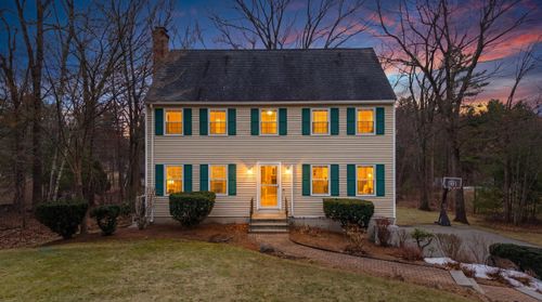 4 Donmac Dr, Derry, NH, 03038-3716 | Card Image