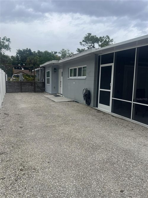 1742 8th St, SARASOTA, FL, 34236-4127 | Card Image
