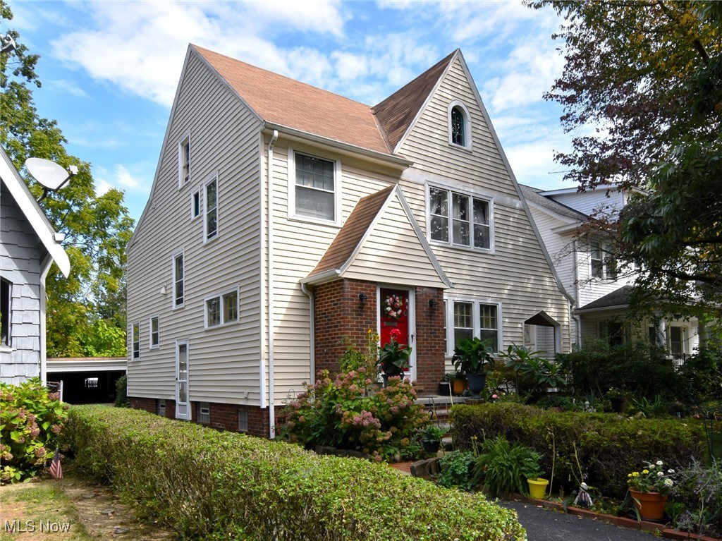 Pomona Rd, Cleveland Heights, OH 44121