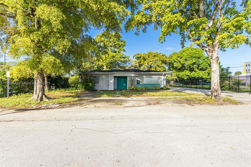 16190 Ne 11th Ct, North Miami Beach, FL, 33162-4504 | Card Image