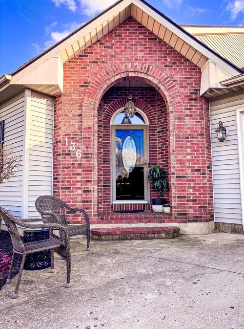 136 Village Green Dr, Sidney, OH, 45365-1669 | Card Image