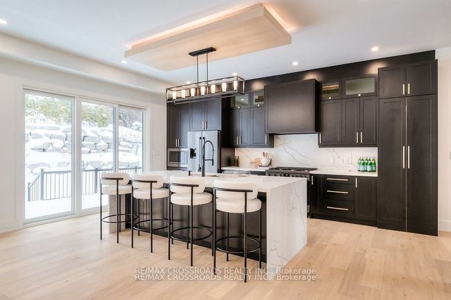 696 Hillview Cres, House other with 6 bedrooms, 5 bathrooms and 10 parking in Pickering ON | Image 9