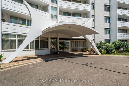 509-15 Towering Heights Blvd, Saint Catharines, ON, L2T3G7 | Card Image