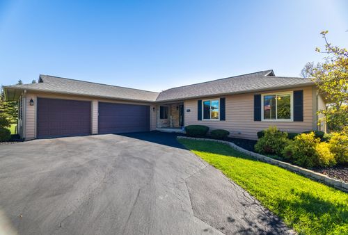 913 Amber Ln, Lake Villa, IL, 60046-7549 | Card Image