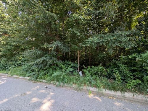 210 Birchwood Ln, Mocksville, NC, 27028-2928 | Card Image