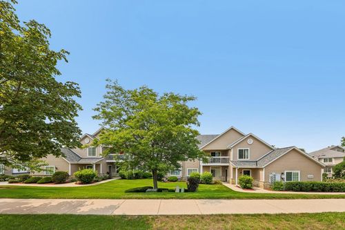 7-1038 River Place Boulevard, Waukesha, WI, 53189 | Card Image