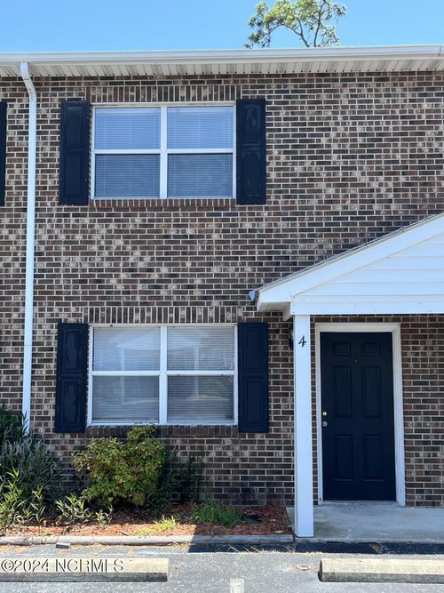 apt-4-3320 Bridges St, Morehead City, NC, 28557-3257 | Card Image