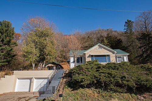 508 Spur Ln, Fountain City, WI, 54629-7208 | Card Image