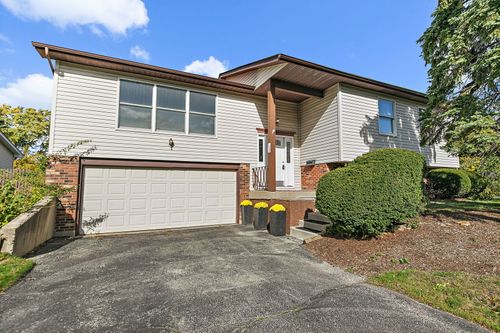 530 Ramblewood Ct, Lake Zurich, IL, 60047-2556 | Card Image