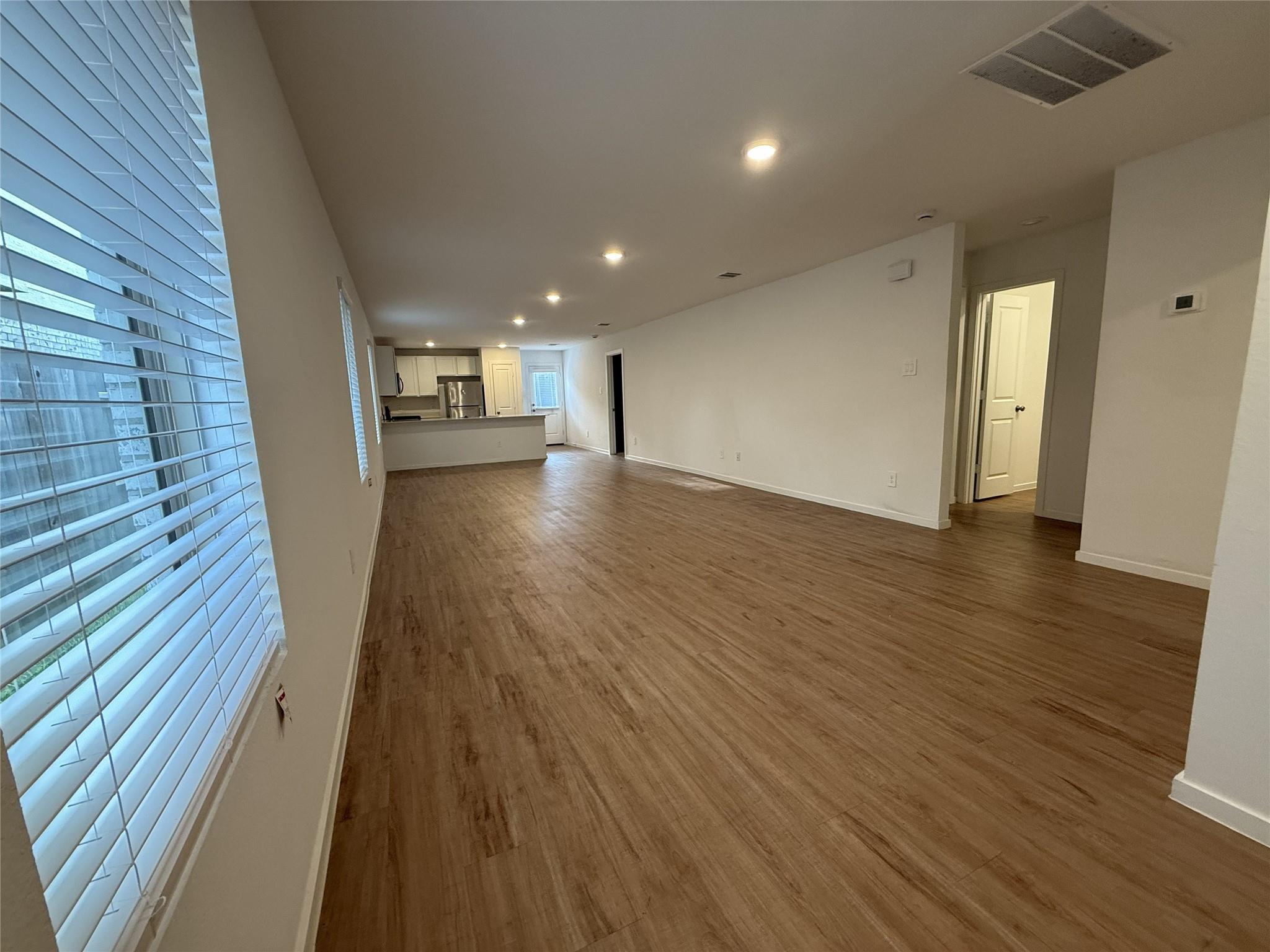 Residential Lease in Willis 3