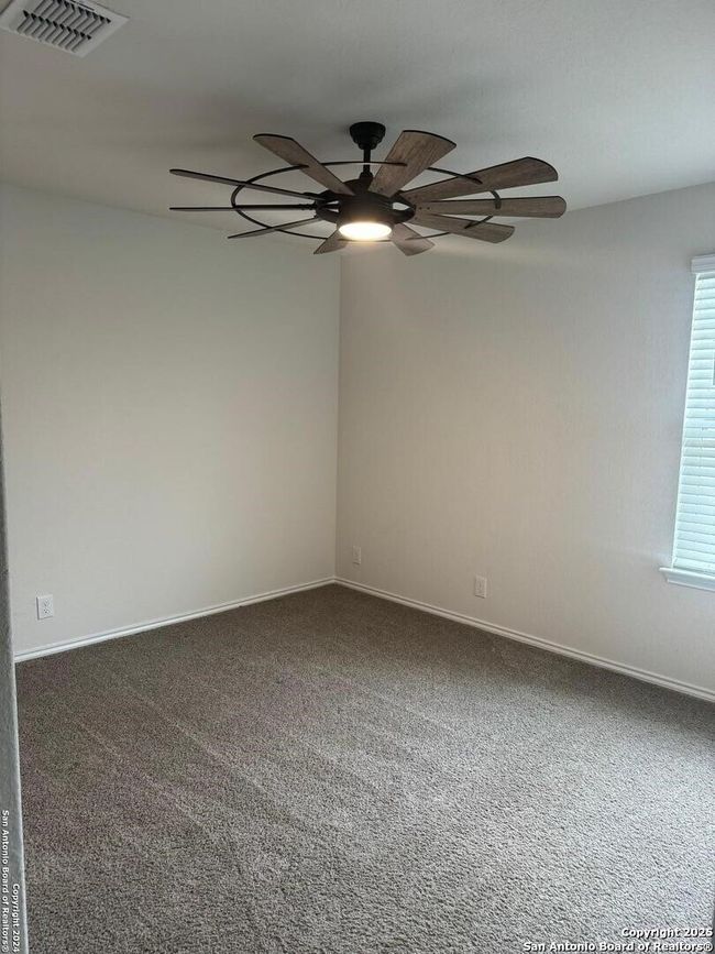 345 Middle Green Loop, House other with 3 bedrooms, 2 bathrooms and null parking in Floresville TX | Image 16