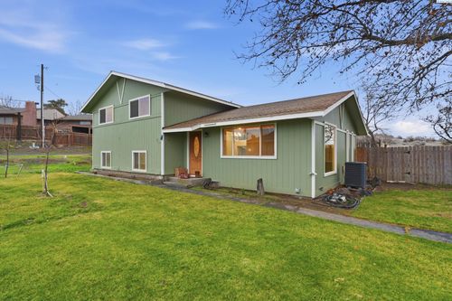 543 N Third Ave, Connell, WA, 99326-3000 | Card Image