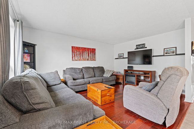 86 Kidd Dr, House other with 4 bedrooms, 3 bathrooms and 4 parking in Amherstview ON | Image 12