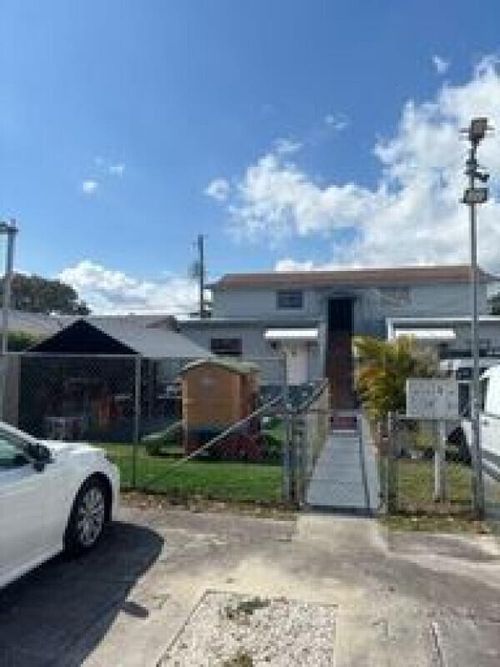 2724 Sw 34th Ave, Miami, FL, 33133-2752 | Card Image