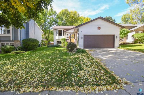 2901 S Pepper Ridge Ave Avenue, Sioux Falls, SD, 57103 | Card Image