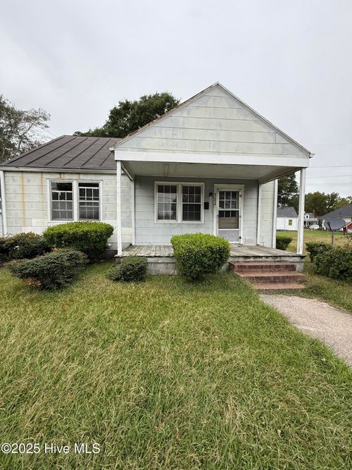 903 N Oakum St, Edenton, NC, 27932-1447 | Card Image