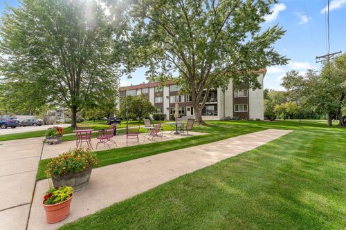 apt-105w-4401 Parklawn Ave, Edina, MN, 55435-4629 | Card Image
