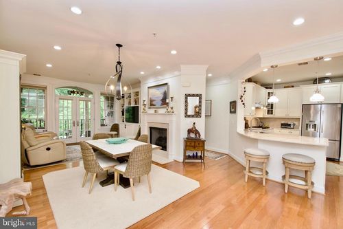 apt-302-1781 Chain Bridge Rd, MCLEAN, VA, 22102-2952 | Card Image
