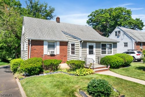 623 1st Ave, Raritan, NJ, 08869-1307 | Card Image