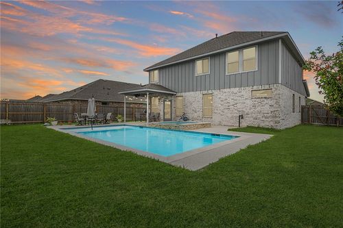 7701 Bogie Ln, Navasota, TX, 77868-1527 | Card Image