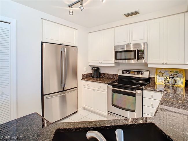 APT-104 - 1190 Egrets Walk Cir, Condo with 2 bedrooms, 2 bathrooms and null parking in NAPLES FL | Image 13